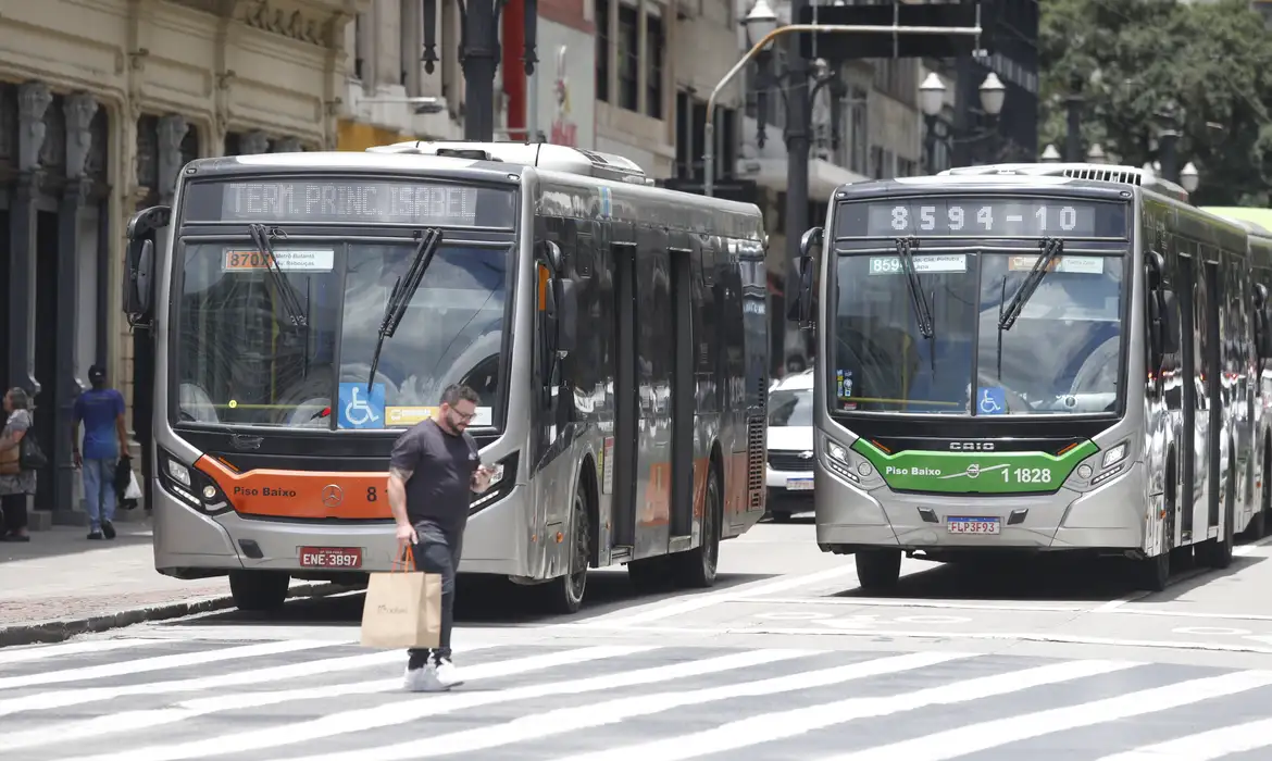 Leia mais sobre o artigo Setor de serviços cresce 0,3% em junho e atinge nível recorde, aponta IBGE