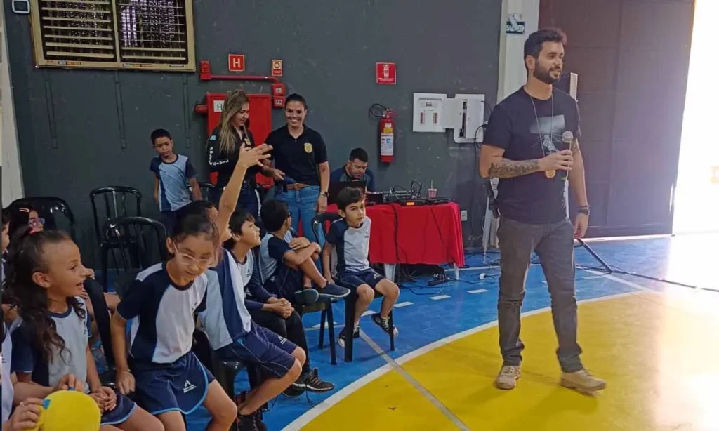 Polícia Civil de Corumbá promove palestras sobre bullying e crimes virtuais 2 palestra1 bullying