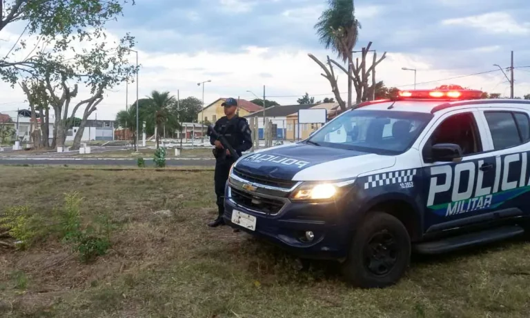 Foragido com antecedentes por roubo e furto é preso em Ladário após resistir à abordagem da Polícia Militar.