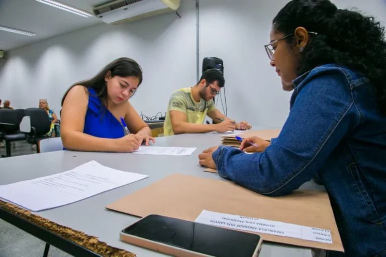 Prefeitura dá posse a 11 guardas municipais e a procuradora aprovados em concurso público