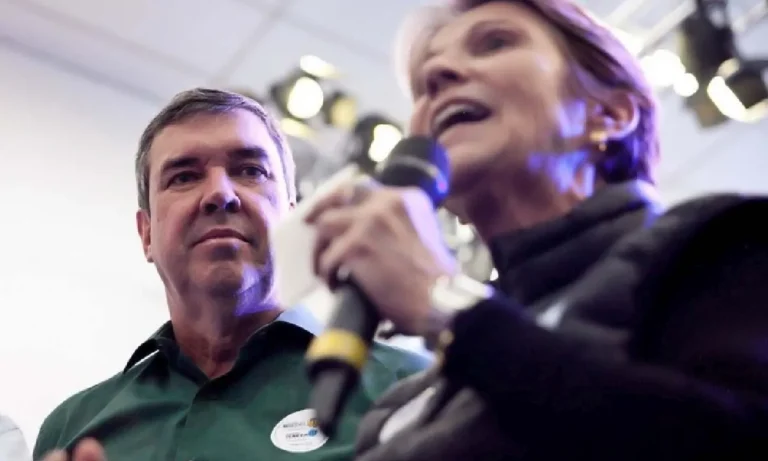 Governador Eduardo Riedel oficializa filiação ao PP em Brasília e assume vice-presidência nacional da legenda durante convenção partidária