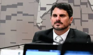 Leia mais sobre o artigo Senador Marcos do Val é obrigado a usar tornozeleira eletrônica por ordem do STF