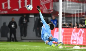 Leia mais sobre o artigo Rossi brilha nos pênaltis e coloca Flamengo nas semifinais da Libertadores