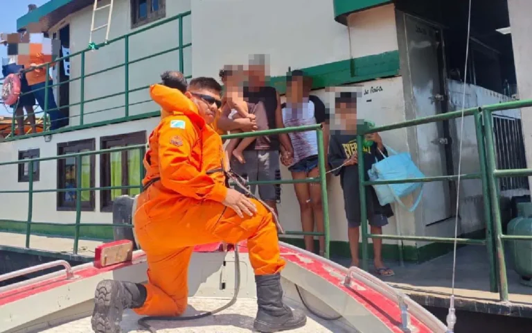 Bombeiros resgatam ribeirinha de 24 anos no Pantanal de Corumbá após síncopes e a levam ao Pronto-Socorro Municipal.