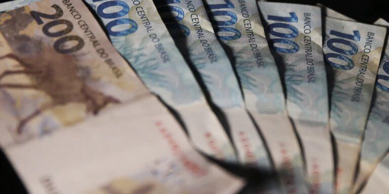 Serasa abre dia de negociação de dívidas nesta terça-feira