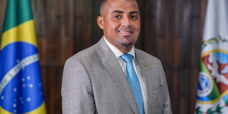 Ex-deputado TH Joias é indiciado pela PF por envolvimento com facções criminosas do Rio. Saiba mais sobre a Operação Zargun e os detalhes da investigação.