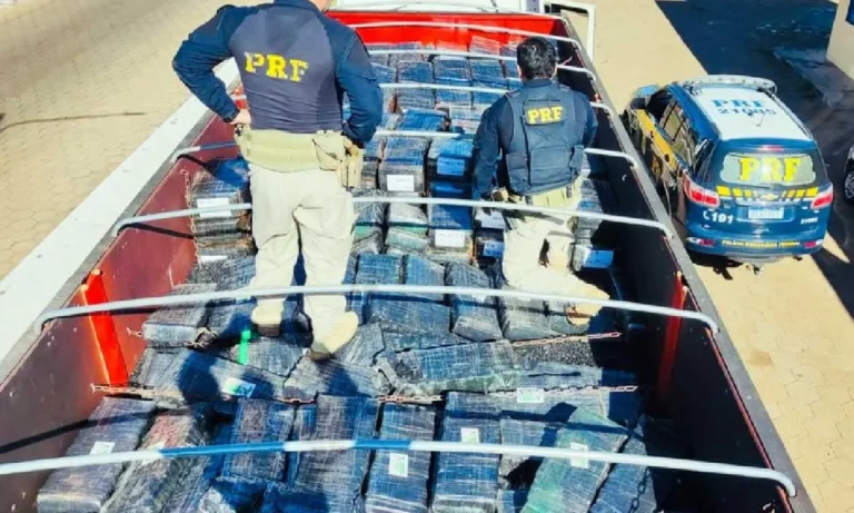 PRF apreende mais de 5,5 toneladas de drogas em seis dias em Mato Grosso do Sul, com prisões e armas retiradas de circulação.