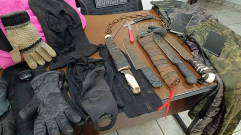 Três adolescentes são apreendidos em Dourados confessaram plano de ataque a escola municipal, caso é investigado pela Deaiji.