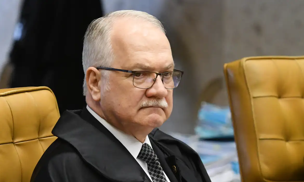 Leia mais sobre o artigo Edson Fachin toma posse como presidente do STF e comandará a Corte até 2027