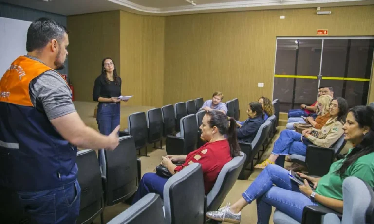 Corumbá reativa comitê para prevenir e combater incêndios no Pantanal, unindo órgãos públicos e setor produtivo.