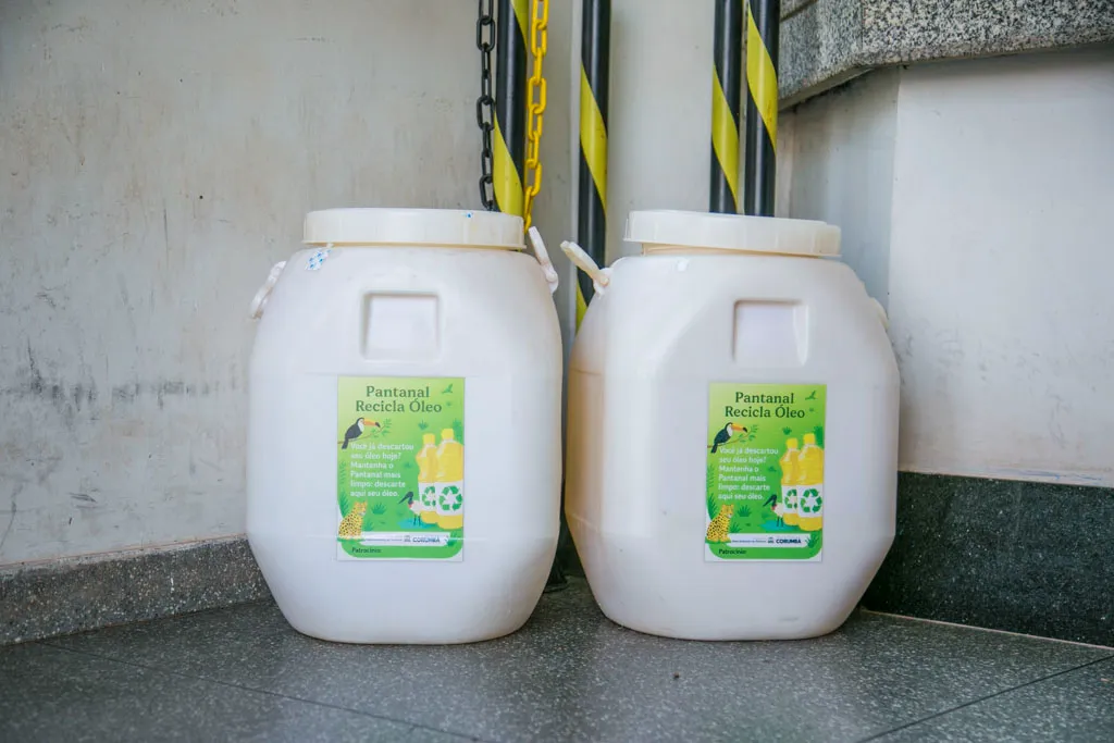 Corumbá fortalece gestão ambiental com coleta de óleo e resíduos sólidos pela Prefeitura, incentivando descarte correto.