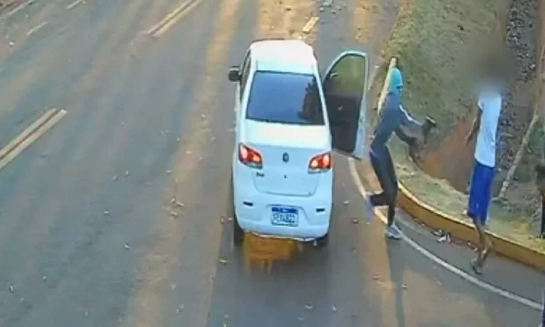 Homicídio em frente ao Centro Penal Agroindustrial da Gameleira, em Campo Grande, deixa homem morto com seis tiros.