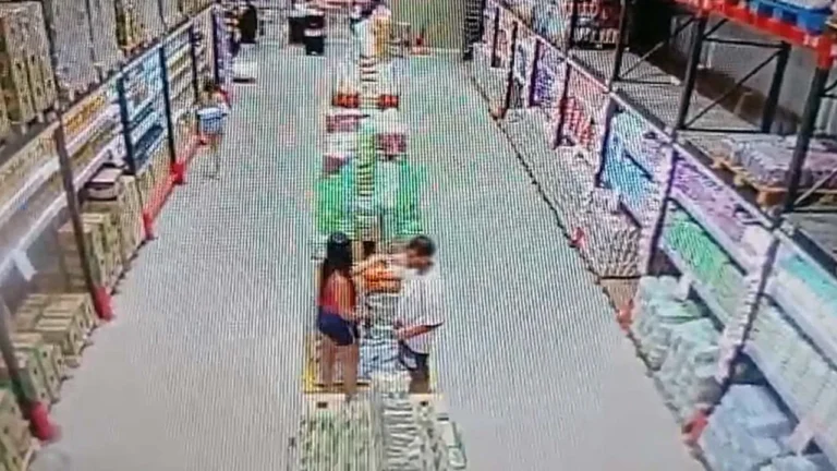 Casal é preso por furto em supermercado de Corumbá, após ação de funcionários e Polícia Militar.
