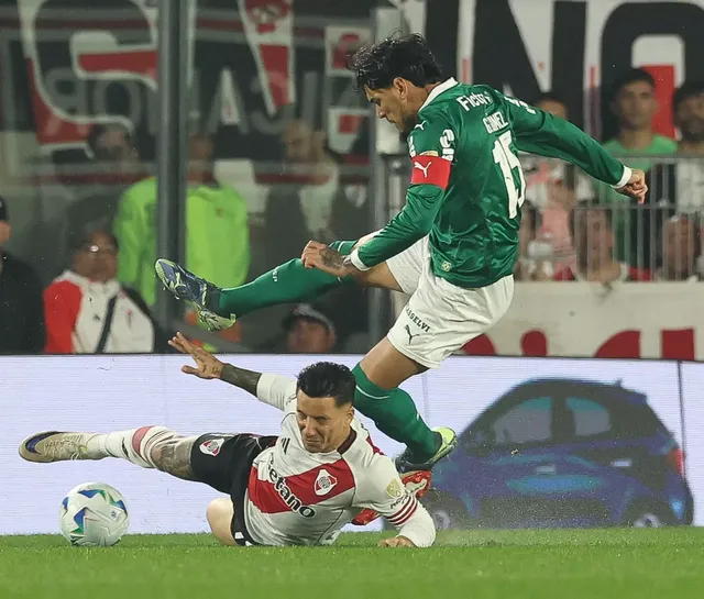 Palmeiras vence River Plate por 2 a 1 na Libertadores e joga por empate no Allianz para ir à semifinal