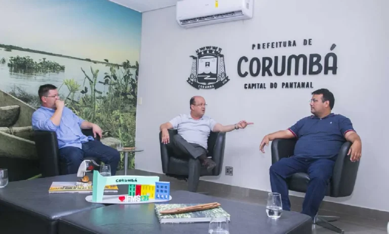 Prefeito de Corumbá e vice-governador Barbosinha discutem turismo, infraestrutura e desenvolvimento econômico no município.