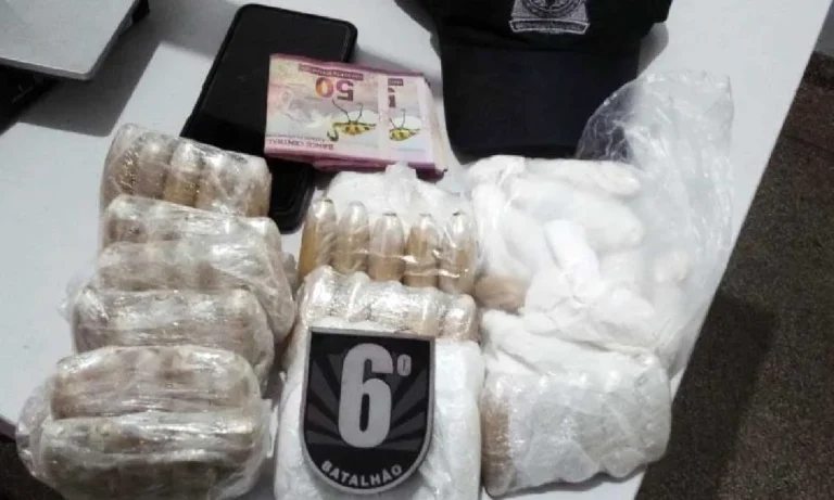 PM encontra cápsulas de cocaína em ônibus vindo da Bolívia