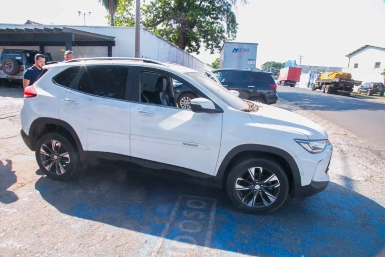 AGETRAT recebe veículo apreendido para reforçar fiscalização do transporte urbano em Corumbá.