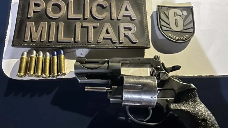 Mulher é presa por porte ilegal de arma e ameaça em Corumbá; revólver calibre .38 foi apreendido pela PM