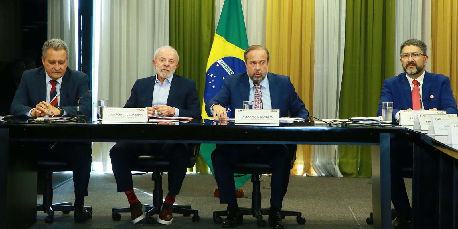 Lula instala conselho para tratar de minerais criticos e terras terras raras