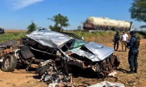 Acidente entre caminhonete e carreta-tanque deixa um morto e uma ferida na MS-480 4 Leia mais sobre o artigo Acidente entre caminhonete e carreta-tanque deixa um morto e uma ferida na MS-480