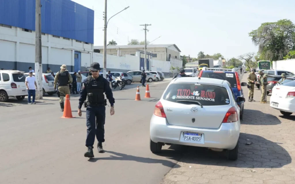 Operação da AGETRAT em Corumbá fiscalizou 230 veículos com apoio do DETRAN-MS e integrou prática do CFAT 2025.