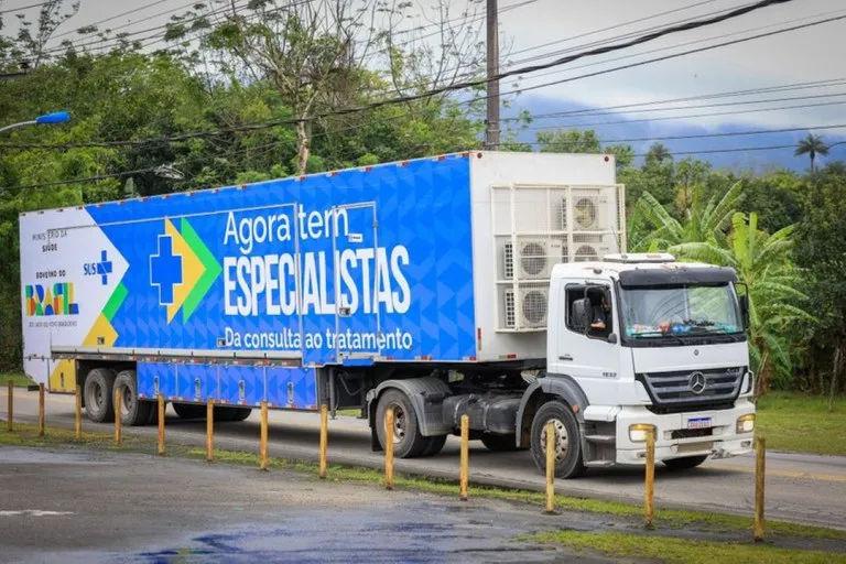 Campo Grande recebe carreta da saúde da mulher do Agora Tem Especialistas. Em outubro, estão previstos 4,6 mil procedimentos para prevenção e diagnóstico de câncer de mama e de colo do útero.