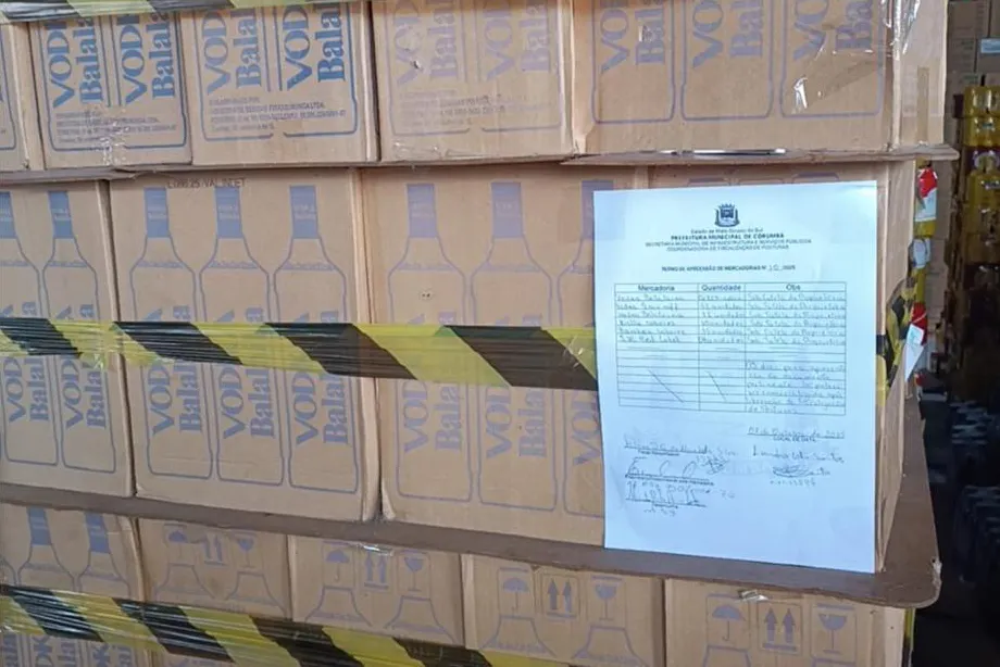Fiscalização em Corumbá apreende 800 garrafas de bebidas irregulares 3 Fiscalização em Corumbá apreende 800 garrafas de bebidas sem nota fiscal e sem lote; operação visa proteger consumidores.