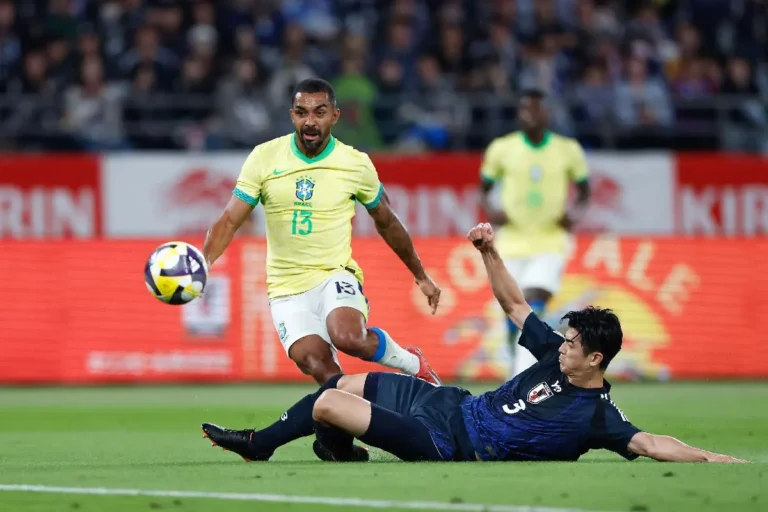 Brasil perde amistoso para o Japão por 3 a 2. Seleção abriu 2 a 0 no primeiro tempo, mas sofreu a virada na etapa final.