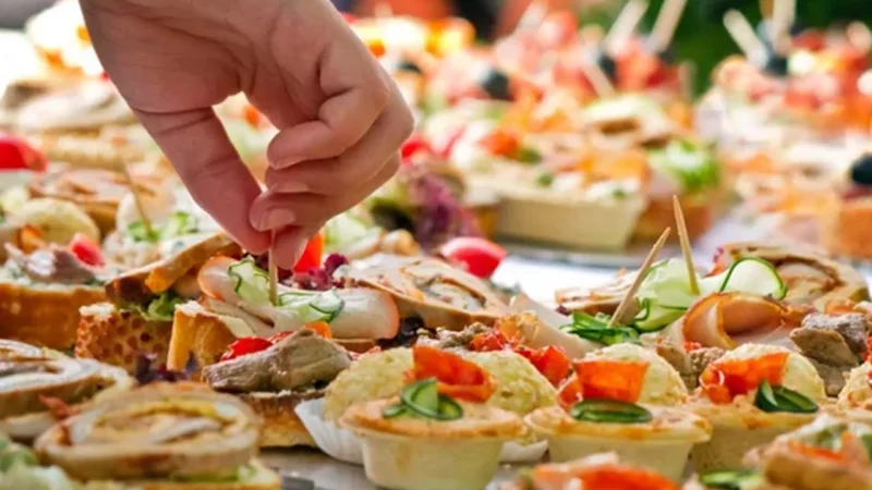 TCE-MS suspende licitação em Ladário de R$ 4 milhões para buffet após apontar falhas jurídicas, técnicas e de planejamento.