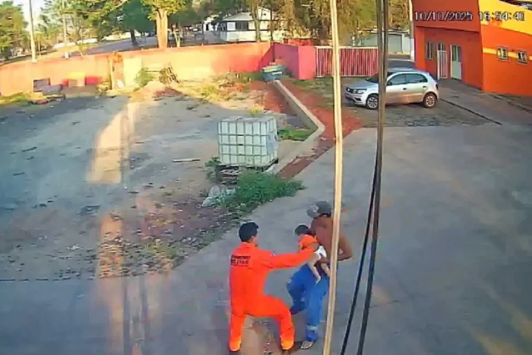 Bebê engasgado em corumbá foi salvo por bombeiros em Corumbá após pai correr até quartel; criança chegou estável ao pronto-socorro.