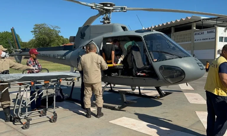 Marinha resgata jovem de 18 anos em região isolada do Pantanal; operação aérea foi o terceiro resgate em 24h.