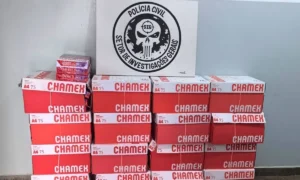 Servidor da Prefeitura de Corumbá é detido por desviar e vender material de escritório. Polícia Civil investiga venda de caixas de papel A4 identificadas como patrimônio público.