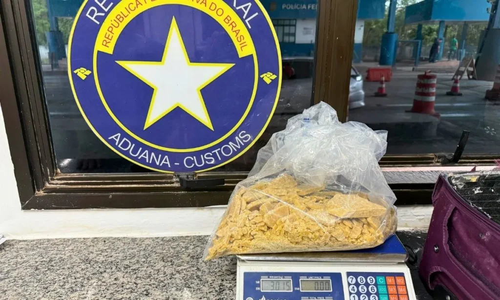 Receita Federal apreende 3 kg de cocaína em mala com fundo falso na rodoviária de Corumbá 3 mala fundo 1 rodoviária de Corumbá