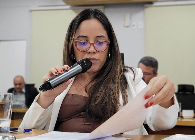 Vereadora solicita bebedouro e climatização em UBS do Jardim dos Estados