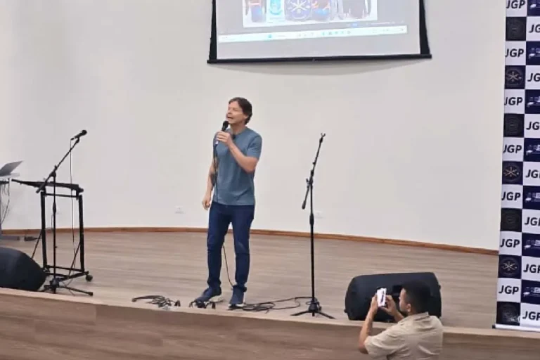 Paulo Duarte entrega emendas parlamentares em Corumbá, destinando quase R$2 milhões para projetos sociais, educação e cultura na região.