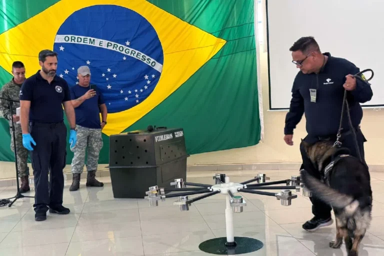 Receita Federal participa de seminário da Marinha em Corumbá e apresenta experiência no uso de cães detectores.