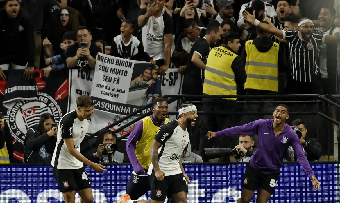 2025 11 21t003604z 1075296435 up1elbl01o22s rtrmadp 3 soccer brazil cor sao