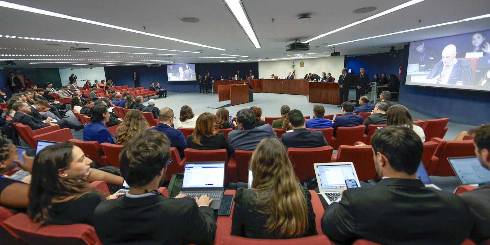 STF comeca a julgar reus do Nucleo 3 da trama