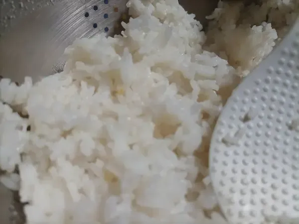 Constipação: alimentos que prendem o intestino e como evitar 2 arroz constipação