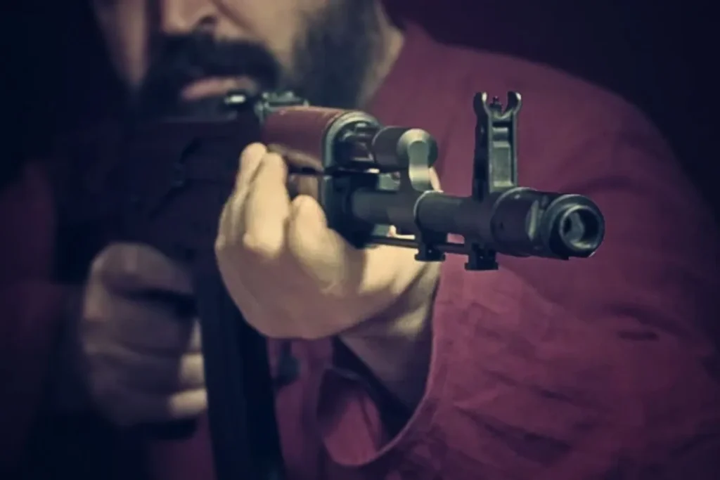 Folha MS - Notícias de Corumbá, Ladário e todo Estado de Mato Grosso do Sul 16 Investigação em Milão apura envolvimento de italianos em "safari humano" contra civis em Sarajevo durante a Guerra da Bósnia. Valores chegavam a 100 mil euros.