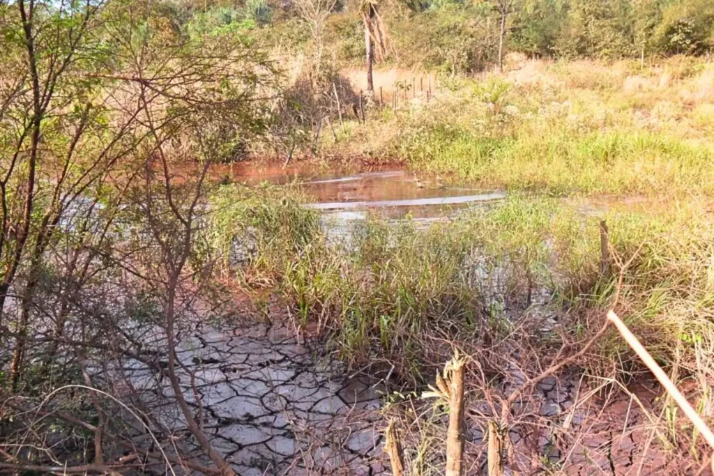 Moradores denunciam impactos da poeira de mineradoras em Corumbá e Ladário 6 corrego urucum mineradoras em Corumbá