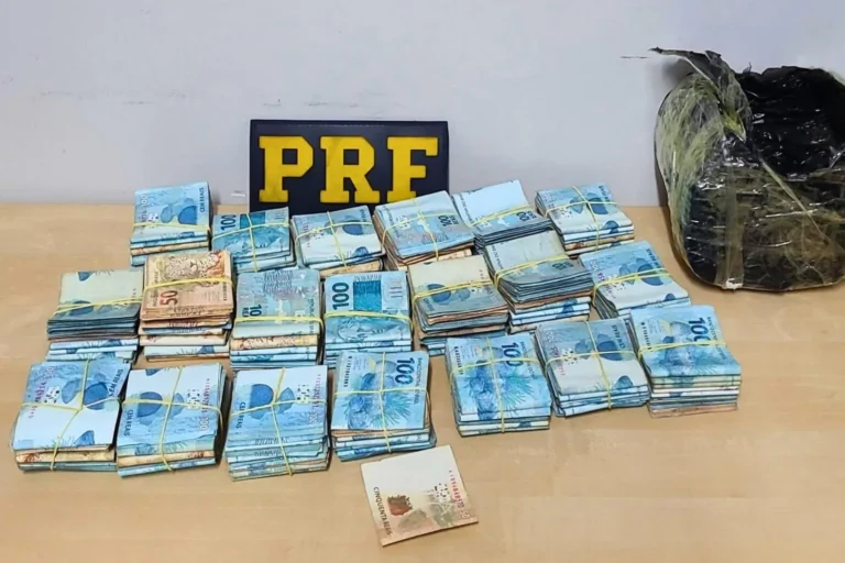 R$ 200 mil em espécie apreendidos em ônibus na BR-262 em Corumbá. Dinheiro escondido, passageiro detido. Saiba mais!