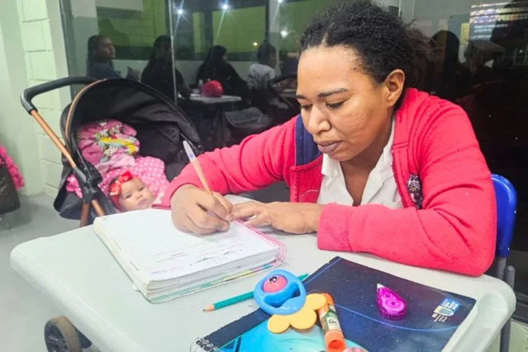 Descubra como o EJA Mulher em Campo Grande transforma vidas, oferecendo educação, acolhimento e qualificação profissional para mulheres.