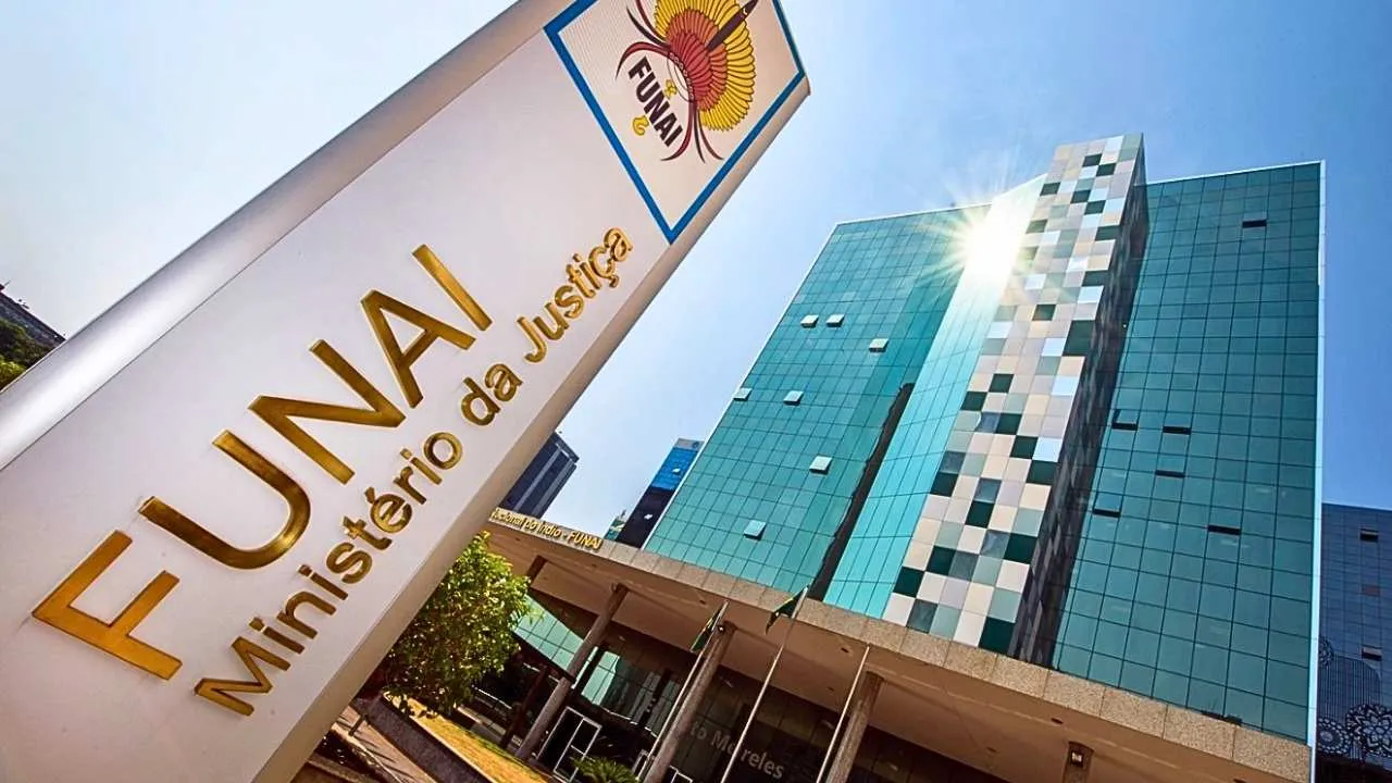 Concurso da Funai abre 900 vagas para níveis médio e superior com salários de até R$ 6,6 mil. Saiba como participar e confira as etapas do processo seletivo!