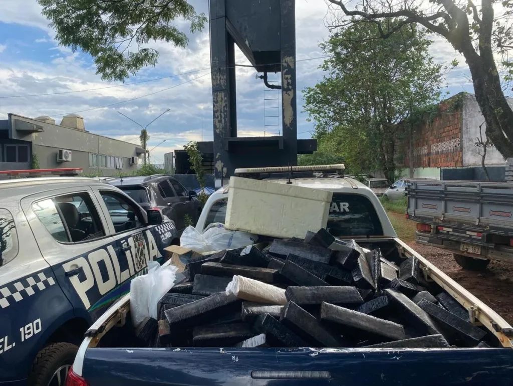 Foragido é preso em Ponta Porã com Granada e 400 quilos de drogas 2 granada drogas Granada