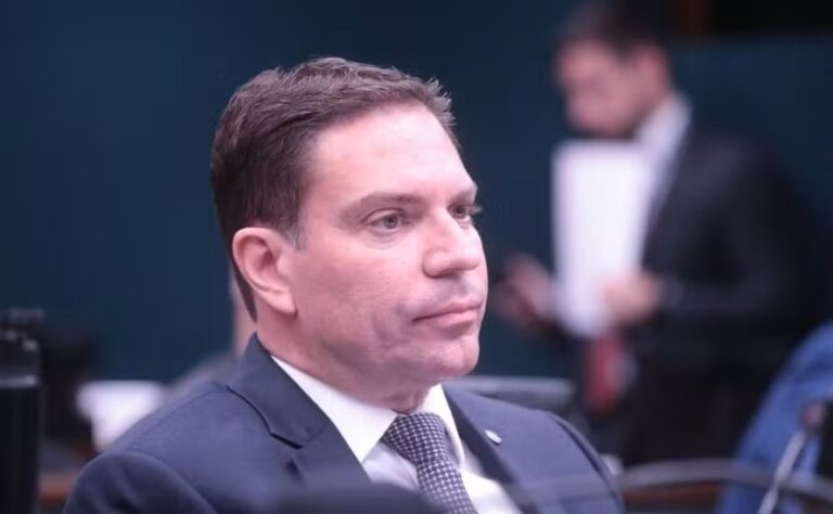 Moraes decreta prisão de Alexandre Ramagem após deputado ser localizado em Miami