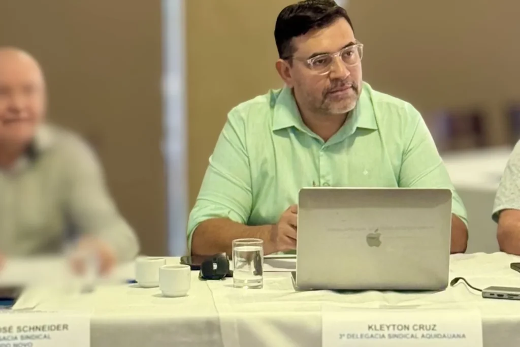 Kleyton Cruz assume vaga na Câmara de Corumbá na próxima segunda-feira 2 Kleyton Cruz assume vaga na Câmara de Corumbá na próxima segunda-feira (10), após saída de Chicão Vianna para secretaria municipal.