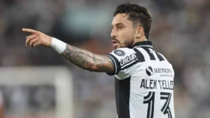 Alex Telles crê em atuação semelhante ao do Botafogo de 2024