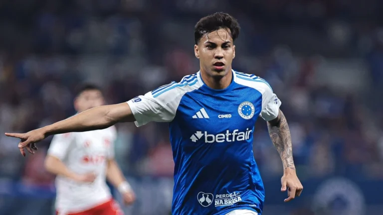 Artilheiros do Brasileirão 2025 tem Kaio Jorge e Arrascaeta na liderança
