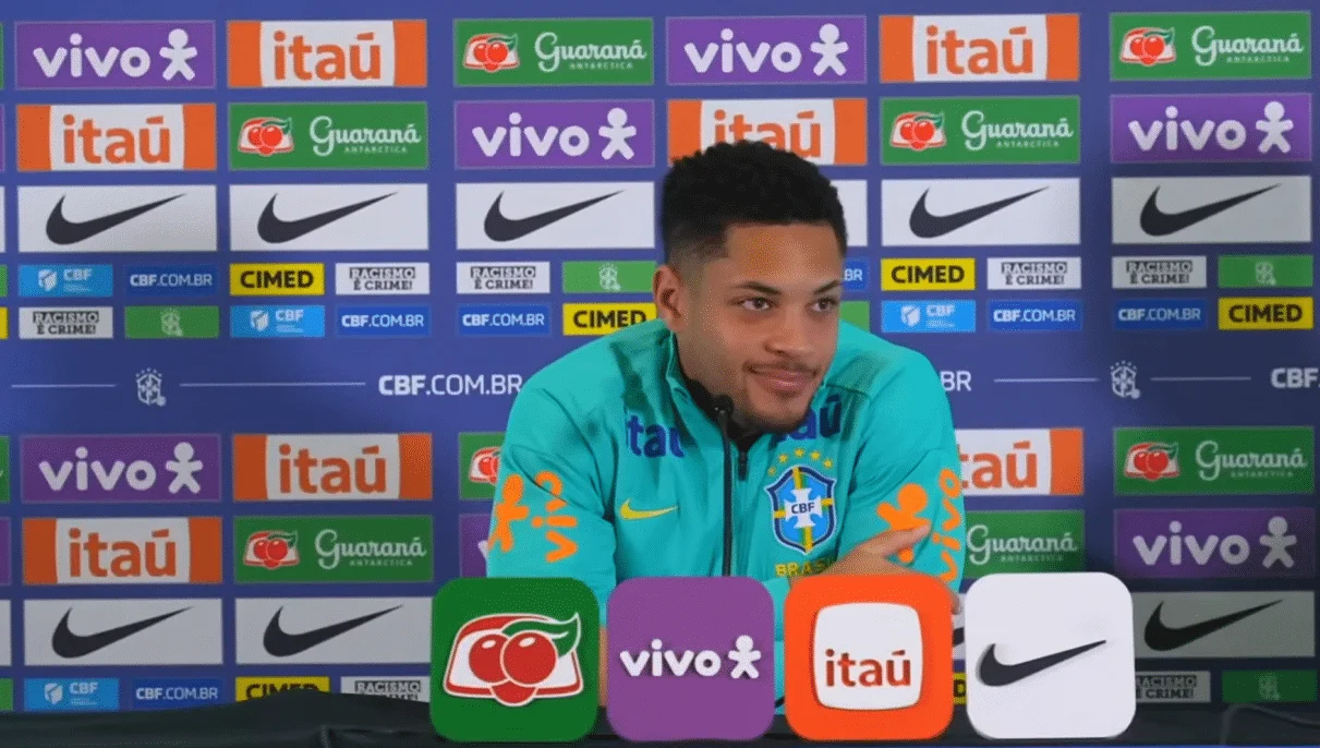 Leia mais sobre o artigo Vitor Roque diz estar tranquilo antes de julgamento por post homofóbico